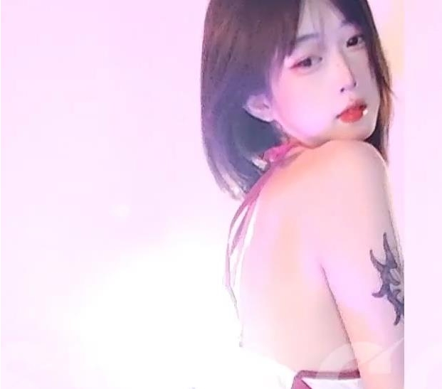 花椒老牌主播《兔小软》+露脸有尺度舞蹈视频