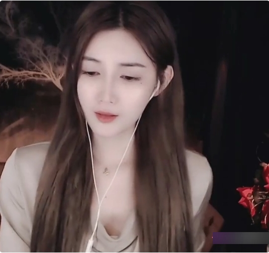 虎牙高颜值气质女神《小太阳贼小》付费内容合集