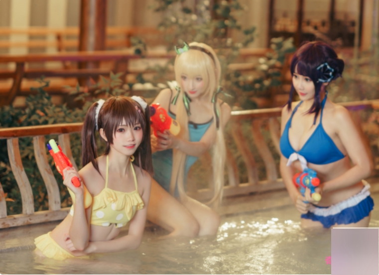 人气游戏《三色绘恋》温泉真人COS图集