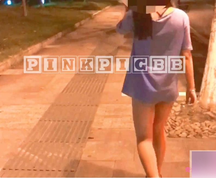 室外人气主播《萍萍pinkpigbb》荒野求生劲爆录像