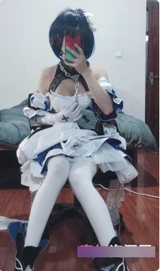 妩媚御姐《水银灯》网红拍摄的22套短视频