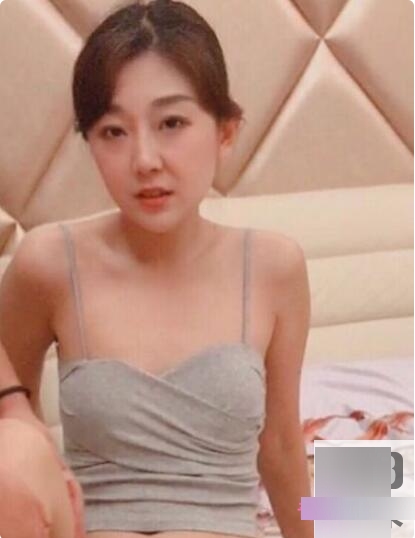 《酱mikic》与土豪胖粉丝视频