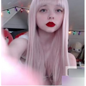 Onlyfans童颜F杯萌妹《evieserena》精选佳作