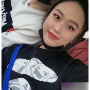 上海气质女白领《周琳琳》与健身富商私拍