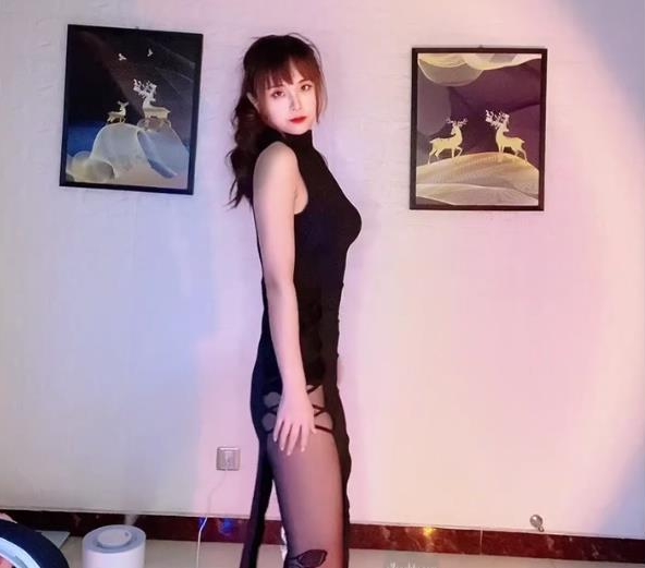 快手主播悠宝儿泳装定制+热舞社保专辑