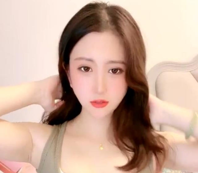 快手网红绝顶尤物女神-琪琪自娱自乐紫薇