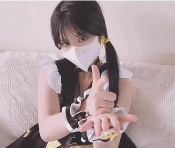 扣扣传媒-萌妹误入摄影师圈套白nen+xue被中途退出