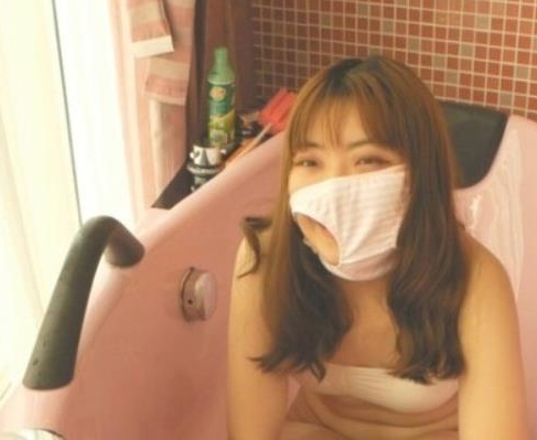 虎牙人气火爆本土超有尺度挑战极限女神【重口浮力姬】最强下体（李小莫）最新合集33V-16.1G