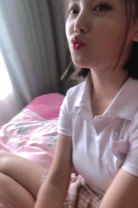 82社区网红女友依云来日方长合集