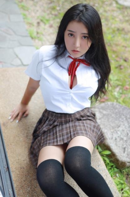 某推美球女神(软学姐)与新合作伙伴