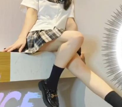 许木daxumu小雌性狗子黑丝Jk格子裙