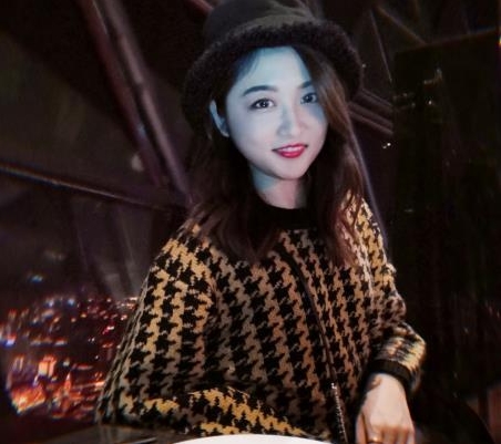 探秘胡子哥找阳光漂亮的反差婊