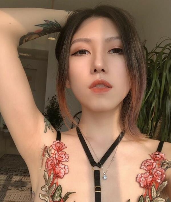 某推人气火爆国模之光妩媚霸气野性御姐女神【国模】极品（纹身御姐）最新有尺度合集[16V-9.2G]