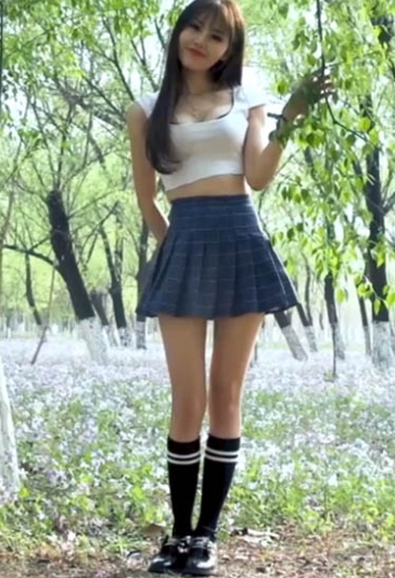 足控《凉儿》户外超短裙过膝袜