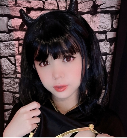 推特微博网红《kittyxkum绯红小猫》