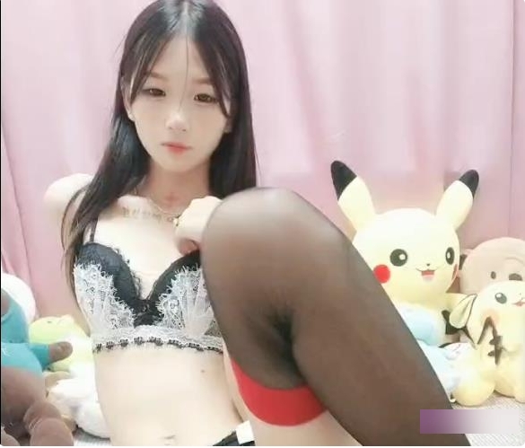 Twitter精选身材绝色美女模特（Carti），穿半筒黑丝跳手指舞与粉丝互动755M