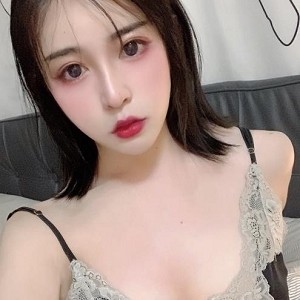 微博拥有极品玉足的女神（TS妍熙），拥有性感身材、迷人笑容，让无数粉丝为之疯狂