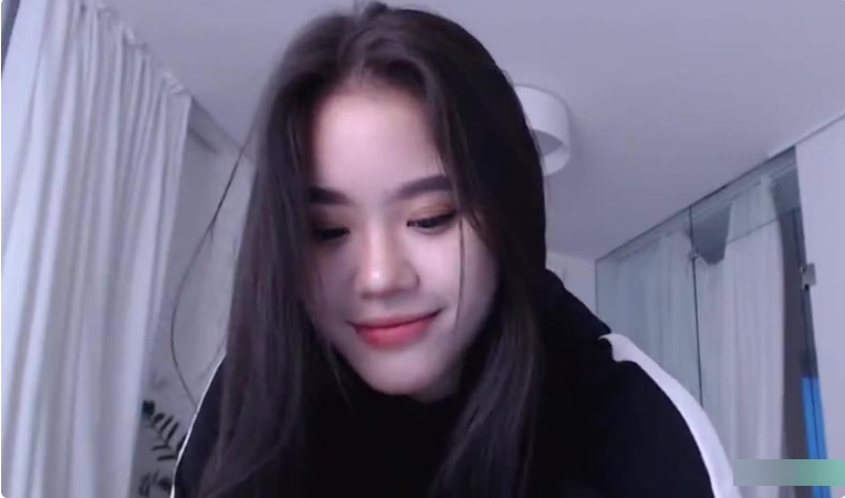 CB站可爱眼镜娘（li_chang）乖巧柔弱易推倒~【7V-1.27G】