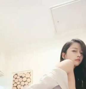 虎牙销魂主播（狐媚小妖精）直播，一举一动都表现着妩媚【1v-1.08G】