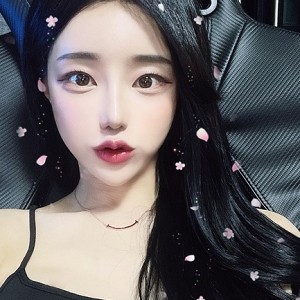 斗鱼活泼可爱嫩妹（夏雨袁泉）小清新睡衣写真，细腻柔滑香肩半露46v–9.86G