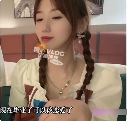 糖心vlog（小桃酱）扮演单纯美少女被学长骗到酒店【1V，1.2G】