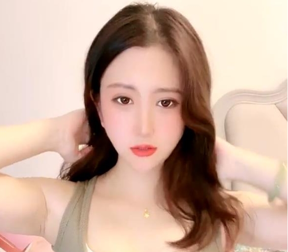 琪琪：快手网红女神的绝顶尤物