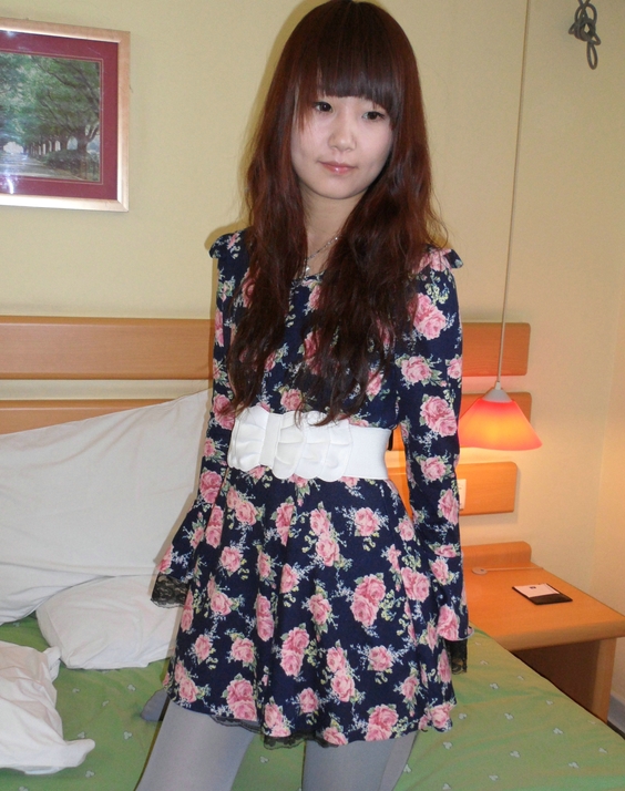 国模彭彭补档,2011年拍摄,113张照片,12个视频,305M大小,百度盘下载