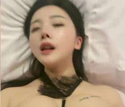 甜美妹子童颜大罩杯