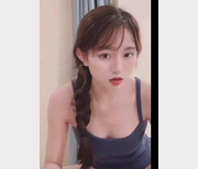 高颜值小女友自拍视频1V-292M，时长4分钟，太阳的后裔巨鸡资源！