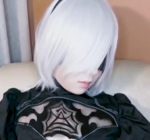 cosplay小姐姐的性格特点和faqing在百度云上分享