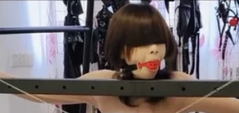 浅浅作品：木枷孔鳄鱼拉扯SM绳艺表演1V+1G