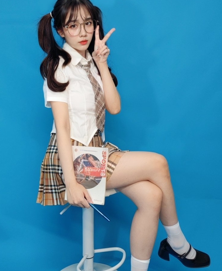 Ceasonshot99女神高颜值御姐风户外展示视频291M/4V＋185P