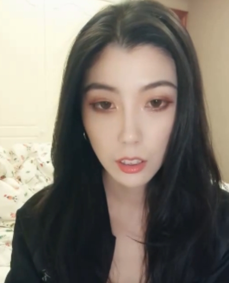 卡哇伊主播cccllll**首秀视频1V2G，百度云下载，2019-10-3，16:10，售价