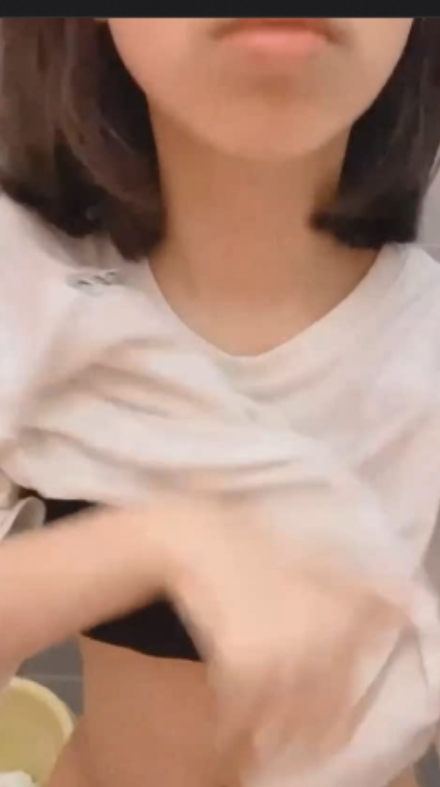 小蛮腰女神身材绝顶20v+151M百度盘转载搬运