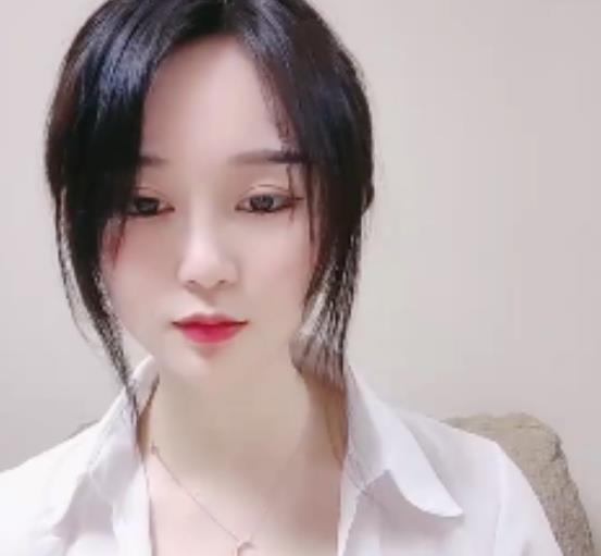 喵小萌：颜值女神转战虎牙，YYDS！