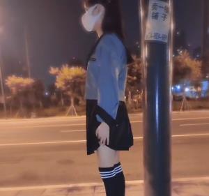 海角胡九万：COSPLAY服装秀，粉丝婚纱喷泉自拍大片