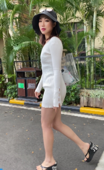 高叉泳装-长腿翘臀美女-10V-8.15G-百度云