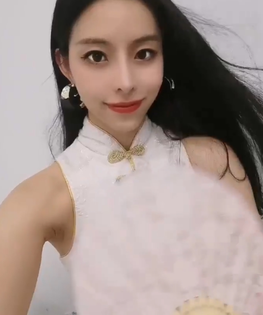 “独家推特珍藏！riri617合集98p28v，132M视频大放送！”