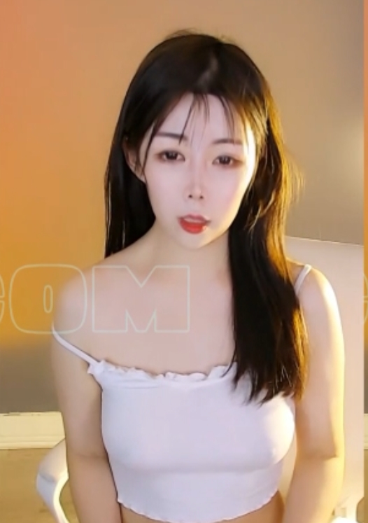 虎牙主播李十一内衣定制作品曝光！空挡某处小某头可爱百度盘分享，视频多重压缩长久有效