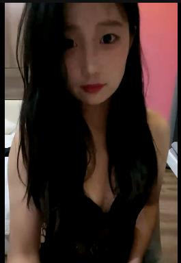 谷谷好养：甜美直播CB，3场1.9G视频，自拍酒店进酒店