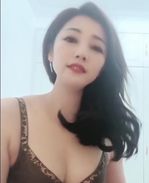 完美御姐玲珑，风情万种直播视频，熟女嬉戏多肉资源观看