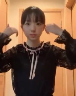 岛国学生妹自拍爆火！日本CN可爱跳舞视频大放异彩