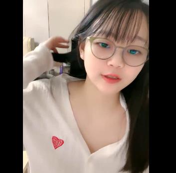 半糖主播猫猫兔出道作品：八月十五舞蹬，1V-2.8G视频精彩表演