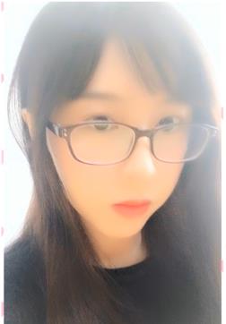 露脸对白自拍作品合集,时长20-50分钟,学生拍摄技巧有待提竿娆女主神秘魅力