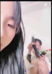 年轻嫩妹子直播LJ