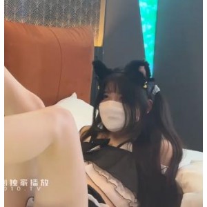 樱川奈奈：黑白双丝乱来情节，用嘴用脚叫醒服务，小L莉糖心传媒，3V-1.2G视频尽情欣赏