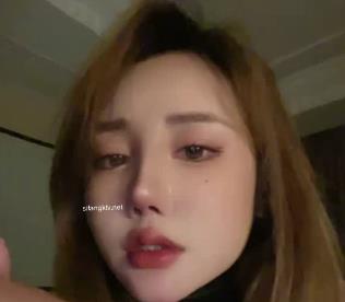 国宝级女神Couplelove高价福利视频曝光,64V-18.1G外网热议,特写用嘴无保护爆弄大叔约P,下载观看体验独特肥大叔C、秃头男同场竞技
