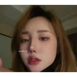 国宝级女神Couplelove高价福利视频曝光，64V-18.1G外网热议，特写用嘴无保护爆弄大叔约P，下载观看体验独特肥大叔C、秃头男同场竞技