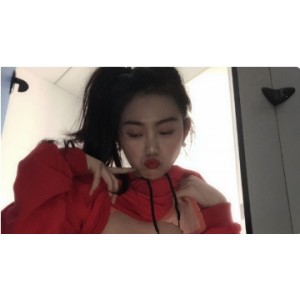 网红大学生吴晶晶作品合集：多样视频展现魅力