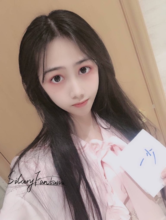 微博网红江可爱：可盐可甜萌萌合集